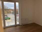 Zimmer mit Blick auf Balkon - 