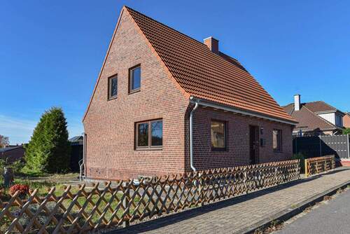 Massivbauweise mit neuem Dach - 4 Zimmer Einfamilienhaus zum Kaufen in Schneverdingen