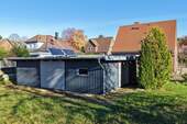 Nebengebäude mit Solaranlage - 
