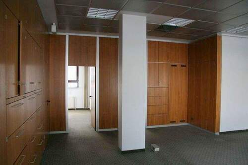 _ - Büro mit 402,00 m&sup2; in Berlin zur Miete