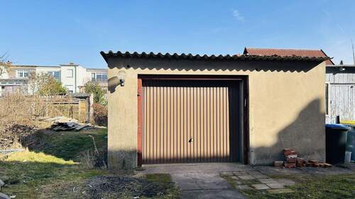 Garage auf dem Grundstück - 