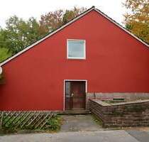Familienfreundliches Einfamilienhaus mit großem Grundstück und ausgebautem Dachgeschoss in Neuhaus - Holzminden