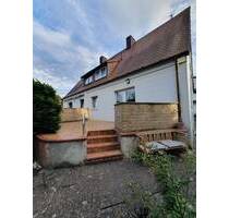 VERKAUFT! DHH. mit Charme und großem Garten! - Fürth Hardhöhe