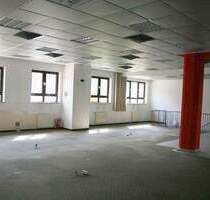 großzügiges Gewerbe + große Lagerfläche + 7 Stellplätze --- nahe S-Bhf. Marienfelde - Berlin