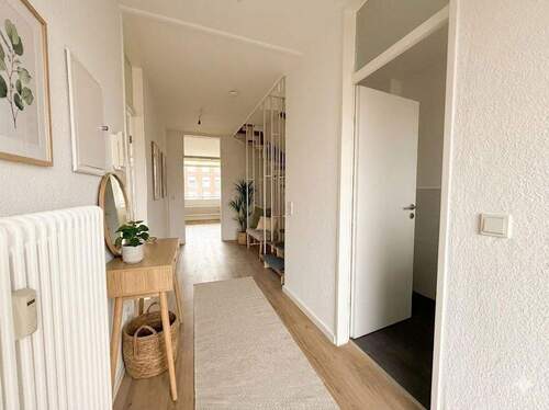 01. Diele - Inspo - 4 Zimmer Etagenwohnung zur Miete in Siegen