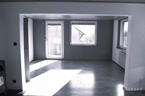 Wohnzimmer 2. - 4 Zimmer Etagenwohnung zum Kaufen in Wangen