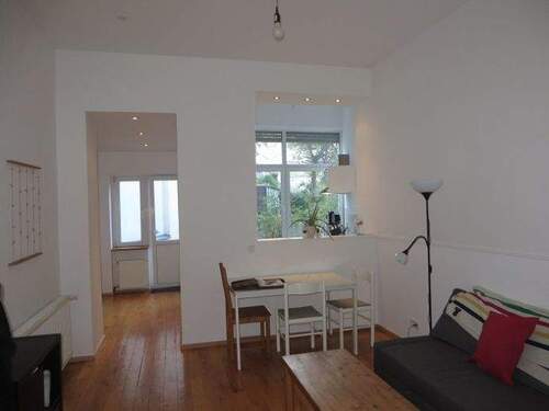 Wohnzimmer Bild 1 - 2 Zimmer Etagenwohnung in Bonn