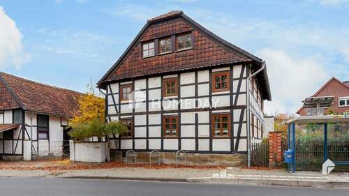 Außenansicht 3 - Großzügiges, denkmalgeschütztes Fachwerkhaus mit Nebengebäude und weitläufigem Grundstück