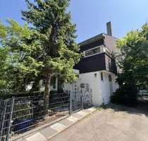 Sanierungsbedürftiges REH mit sonnenverwöhntem Südgarten im beliebten Stadtteil Großhadern - München