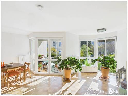 Heller Wohnraum - CHARMANTE 3-ZIMMER-WOHNUNG IM SCHÖNEN MÜNCHEN-DENNING
