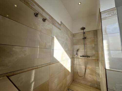 bodentiefer Dusche - 