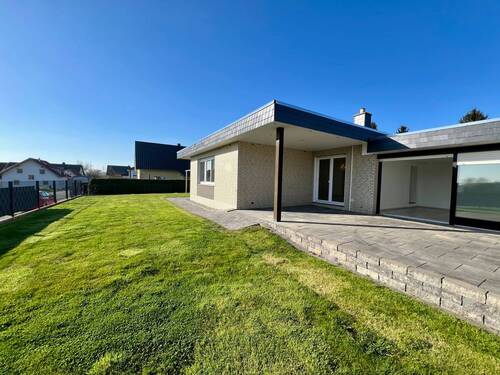 Terasse und Gartenansicht - 5 Zimmer Bungalow zum Kaufen in Löhne