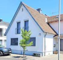 +++ WOHNEN & ARBEITEN vereint +++ Zwei Häuser in idyllischer Regnitzauenlage in Möhrendorf!