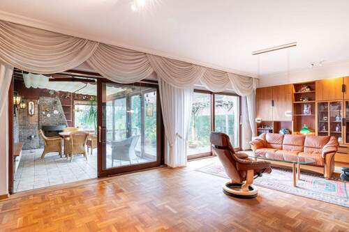 Wohnen 1 - 7 Zimmer Einfamilienhaus zum Kaufen in Hamburg