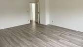 Wohnzimmer ca. 4,8 x 5,8 m - Etagenwohnung mit 76,10 m&sup2; in Paderborn OT Schloß Neuhaus zur Miete
