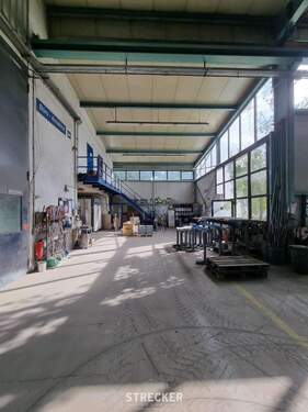 Lackiererei - Zugang zum Büro - Halle in Bornheim