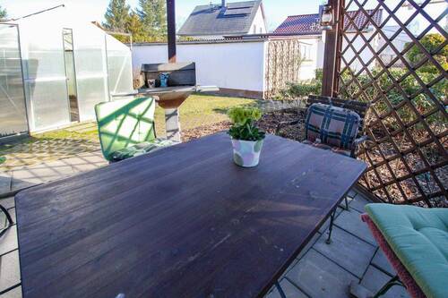 Pavillon im Vorgarten - 