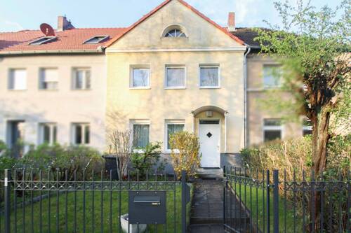 Gebäudeansicht - Charmantes Reihenmittelhaus in naturnaher Lage von Berlin-Johannisthal