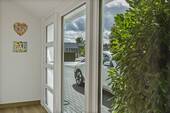 EG - Eingangsbereich vom Stellplatz - 