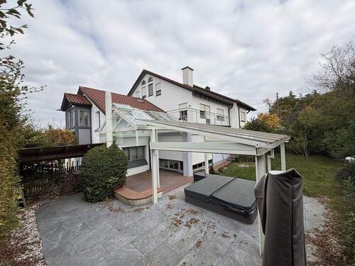 Bild 1 - KNIPFER`S IMMOBILIENSCHÄTZE - TOP- Lage - DHH mit Anbau für BüroEinliegerwohnung u. Außen-Whirlpool