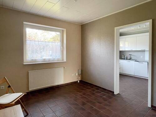 Esszimmer mit Zugang zur Küche, auch als große Wohnküche denkbar - 