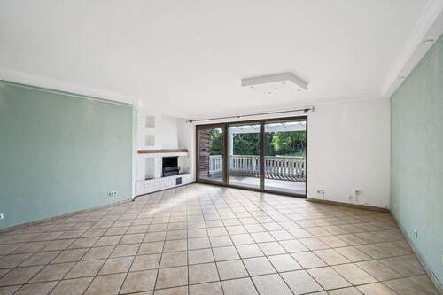 Wohnzimmer - 4 Zimmer Etagenwohnung zum Kaufen in Mönchengladbach