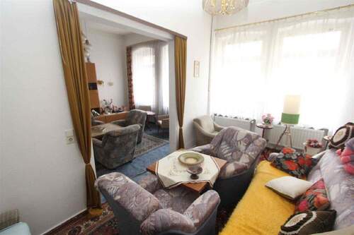 Wohnraum im EG - 1 Zimmer Mehrfamilienhaus, Wohnhaus zum Kaufen in Naumburg (Saale)