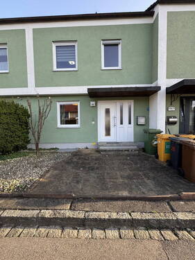 Bild 1 - Charmantes Reihenhaus für Familie zum einziehen