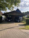 Straßenansicht/Carport - 