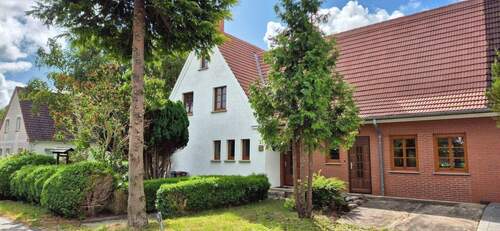 Außenansicht - +++PROVISIONSFREI+++Verkauf einer großzügigen Doppelhaushälfte mit 2 Fewo´s in sehr ruhiger Wohnlage von Zingst