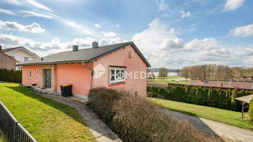 Außenansicht 2 - Einfamilienhaus mit 179,00 m&sup2; in Marklhofen zum Kaufen