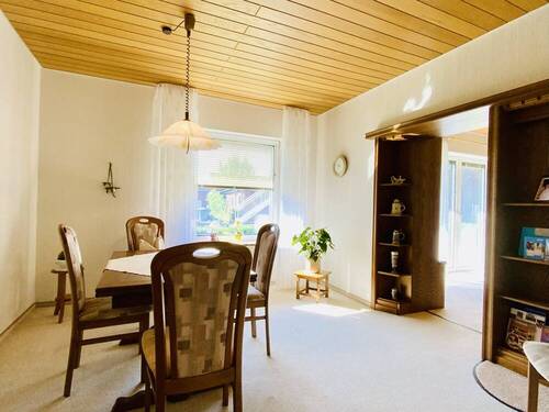 Esszimmer mit Zugang zum Wohnzimmer - 