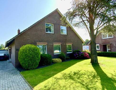 Straßenansicht - Provisionsfrei für den Käufer! Mit Blick auf`s Land !