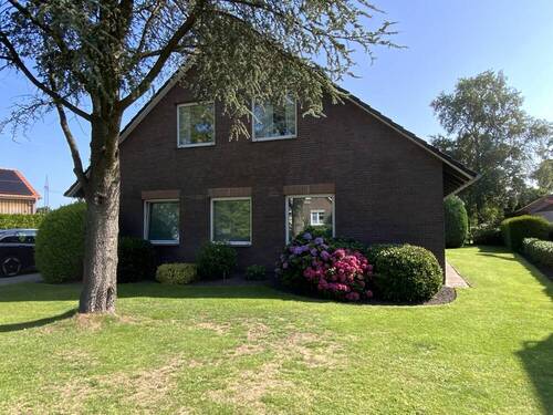 Straßenansicht - 8 Zimmer Einfamilienhaus zum Kaufen in Jever