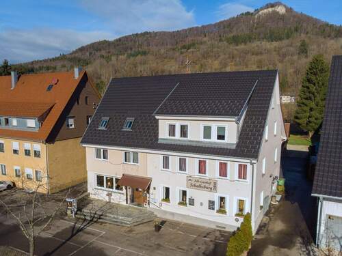 Front mit Bergblick1.jpg - 1 Zimmer Hotel, Pension, Gasthof zum Kaufen in Albstadt