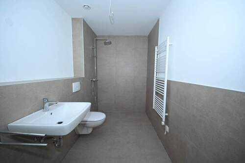 Zeitloses Duschbad - 