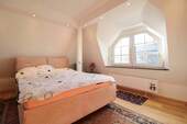 Schlafzimmer 2 OG - 