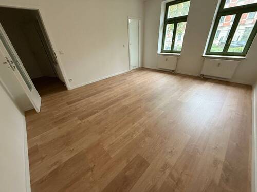 IMG_1829 - Modernes Laminat - Bad mit Wanne + sep. Küche