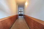 Hauseingang - 4 Zimmer Etagenwohnung zum Kaufen in Leipzig
