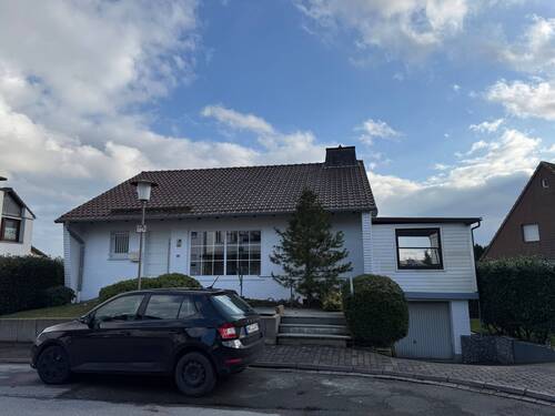 Hausansicht Front - 4 Zimmer Einfamilienhaus in Neuenrade