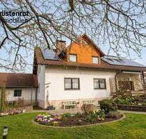 Familienglück am Ortsrand: Gepflegtes Raumwunder mit Kachelofen in Fladungen