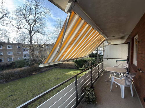 Balkon mit Markise - 