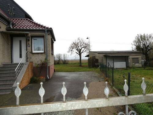 7 Grundstück und Garage.JPG - 