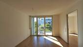 Wohn-Ess-Zimmer mit Balkonzugang - Sehr gepflegte seniorengerechte Wohnung im Herzen von Oberuhldingen