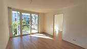 Wohn-Ess-Zimmer mit Balkonzugang - 2 Zimmer Etagenwohnung zum Kaufen in Uhldingen-Mühlhofen