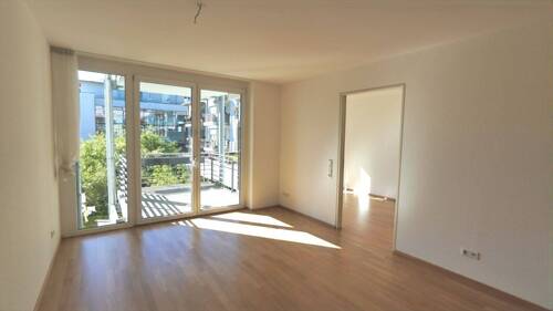 Wohn-Ess-Zimmer mit Balkonzugang - 2 Zimmer Etagenwohnung zum Kaufen in Uhldingen-Mühlhofen