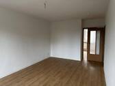 geräumiges Wohnzimmer - 