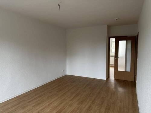 geräumiges Wohnzimmer - 