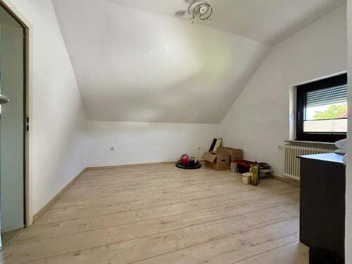 Dachgeschoss: Schlafzimmer 3 - 
