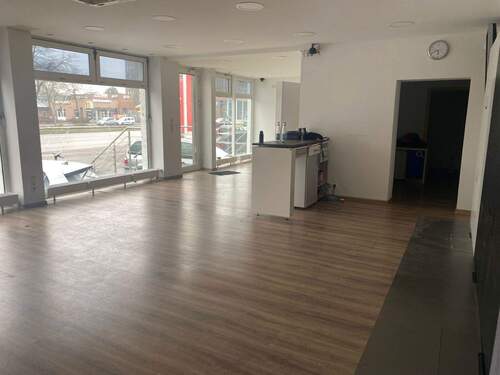 Raum 1 (2).JPG - Ladengeschäft mit großer Schaufensterfront direkt an der Vahrenwalder Straße